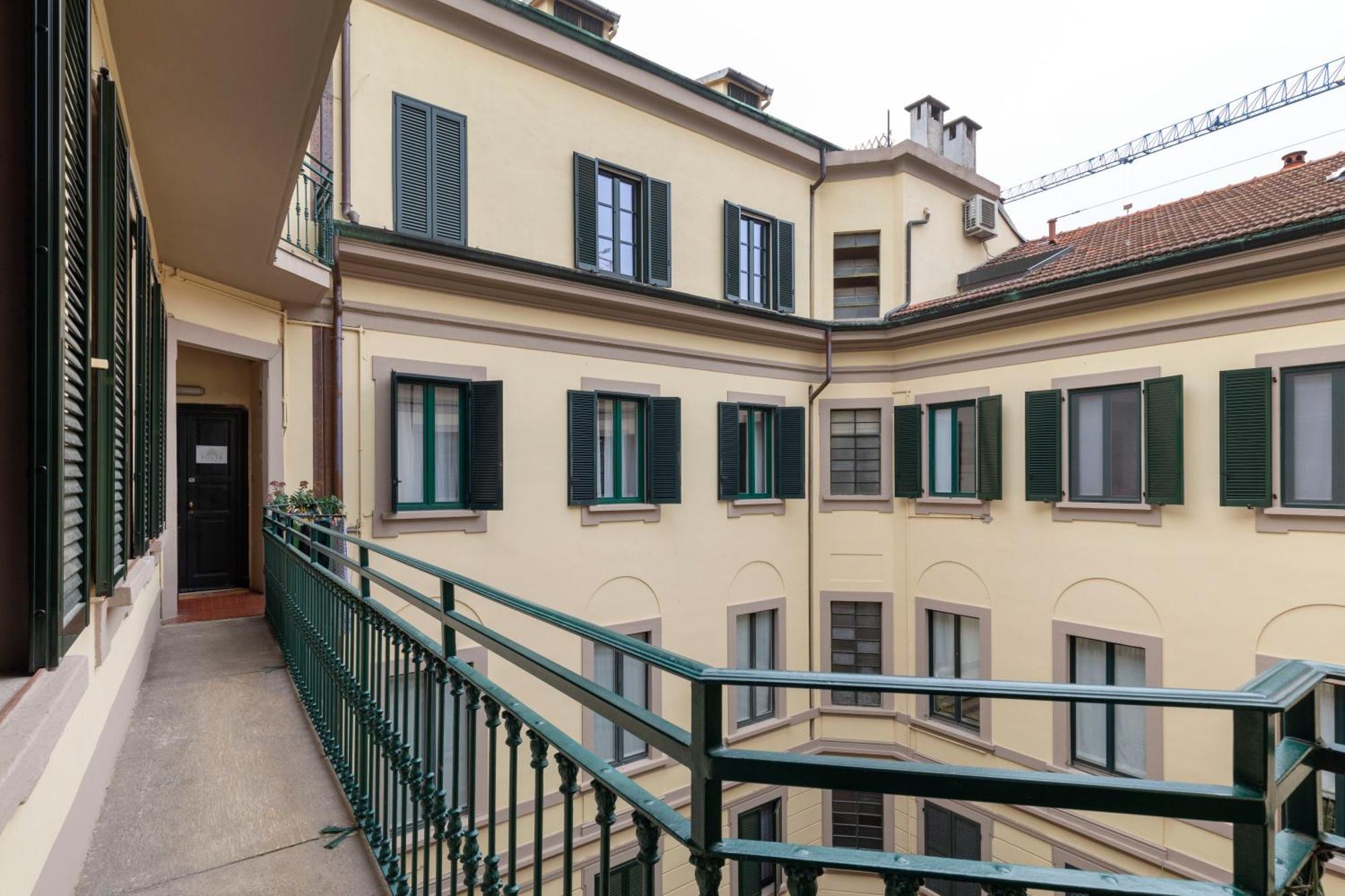 Volta Accomodation Milan Bagian luar foto