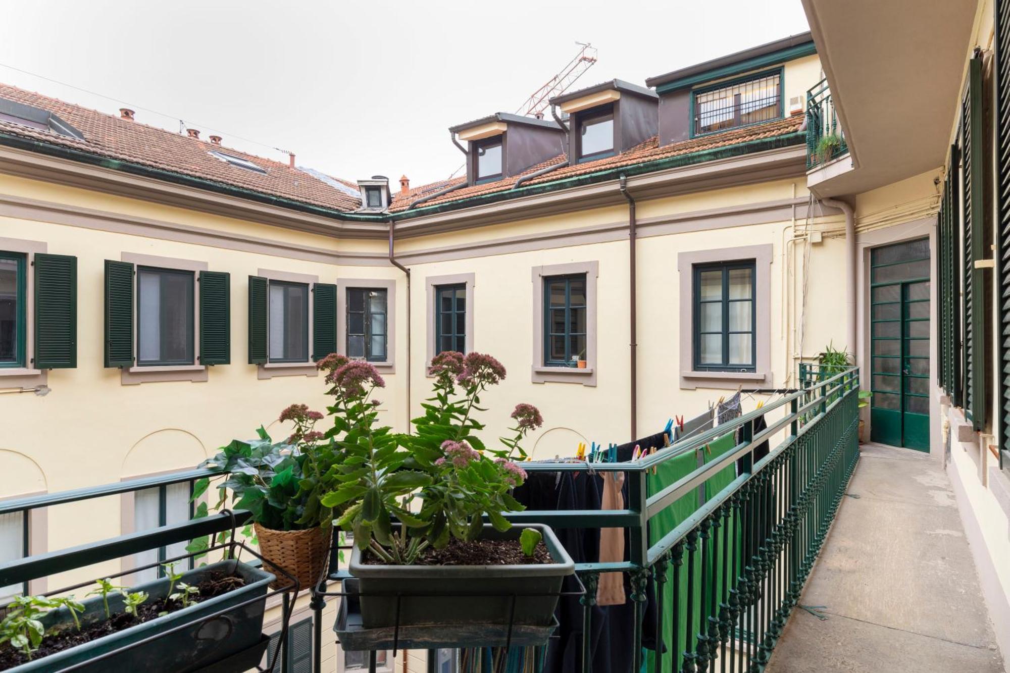 Volta Accomodation Milan Bagian luar foto